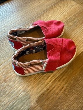 Toms toddler shoes